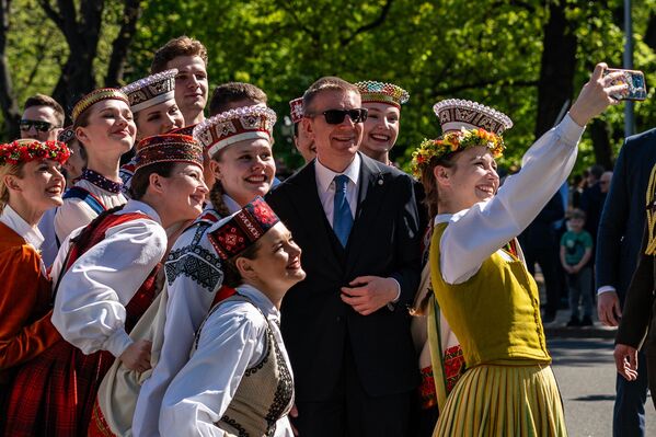 Президент Латвии Эдгарс Ринкевичс на церемонии, посвященной Дню восстановления независимости. - Sputnik Латвия
