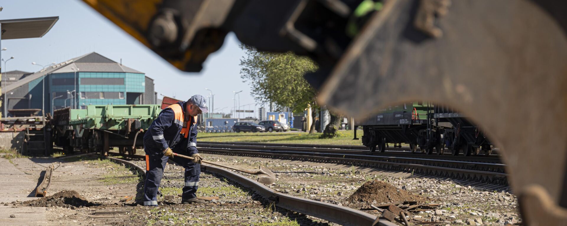 Замена шпал в Лиепайском порту - Sputnik Латвия, 1920, 29.05.2025