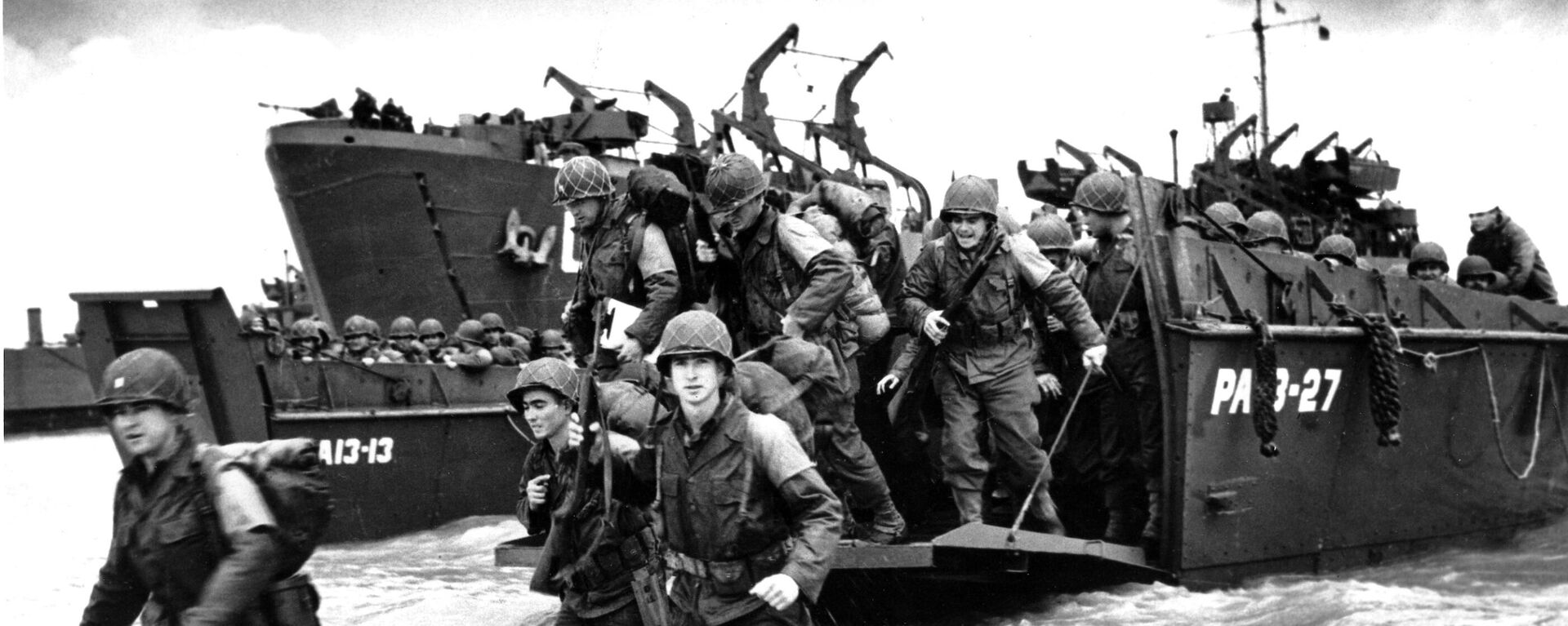 Высадка американских военных в Нормандии  - Sputnik Латвия, 1920, 06.06.2024