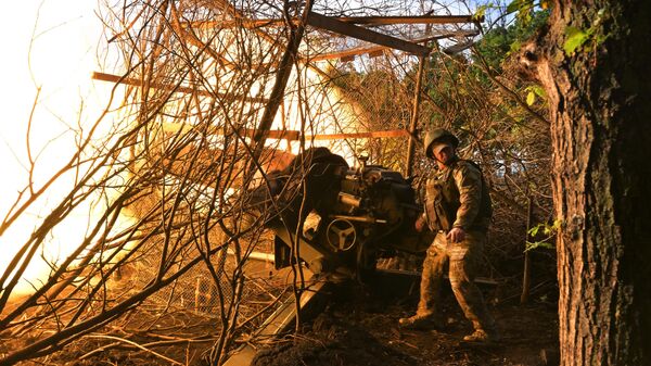 Боевая работа артиллеристов группировки войск Запад - Sputnik Латвия