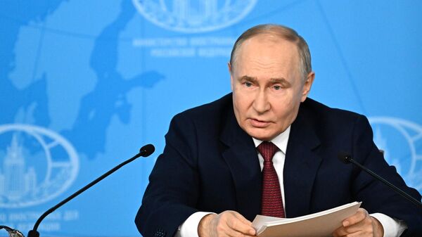 Встреча Президента России Владимира Путина с руководством МИД РФ - Sputnik Латвия