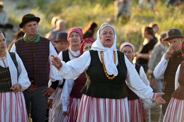 В ходе праздника во время торжественной церемонии чествовали рыбаков Швянтойи. - Sputnik Латвия