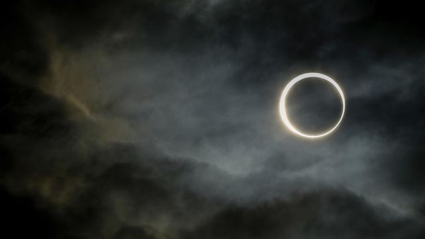 Кольцеобразное солнечное затмение в Аргентине - Sputnik Латвия