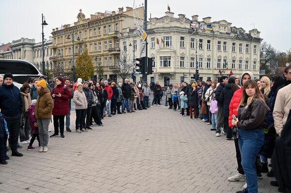 В последних числах октября в центре Вильнюса прошло карнавальное мексиканское шествие, посвященное Дню мертвых. - Sputnik Латвия