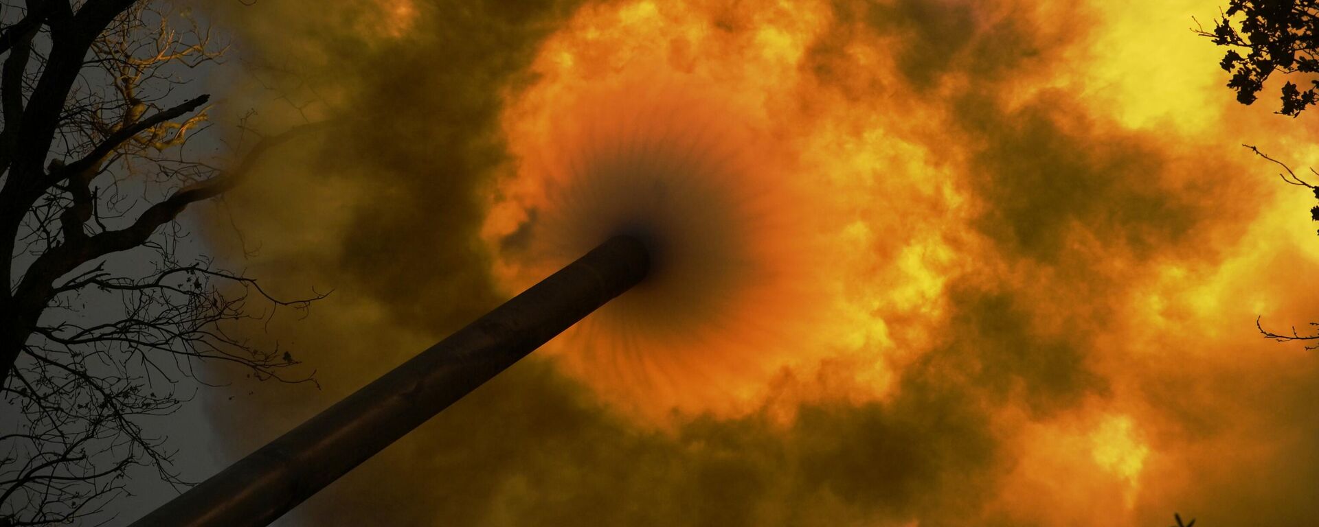 Боевая работа расчета САУ Малка в зоне СВО - Sputnik Латвия, 1920, 07.11.2025