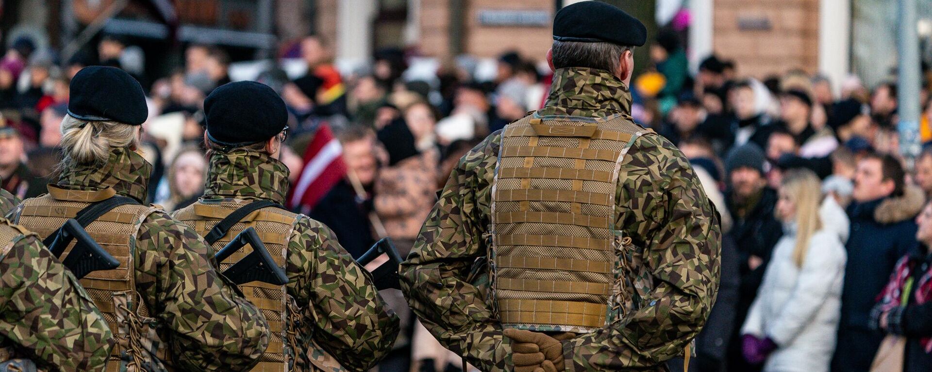Военный парад в Риге в честь 106-й годовщины провозглашения Латвийской Республики - Sputnik Латвия, 1920, 06.02.2025