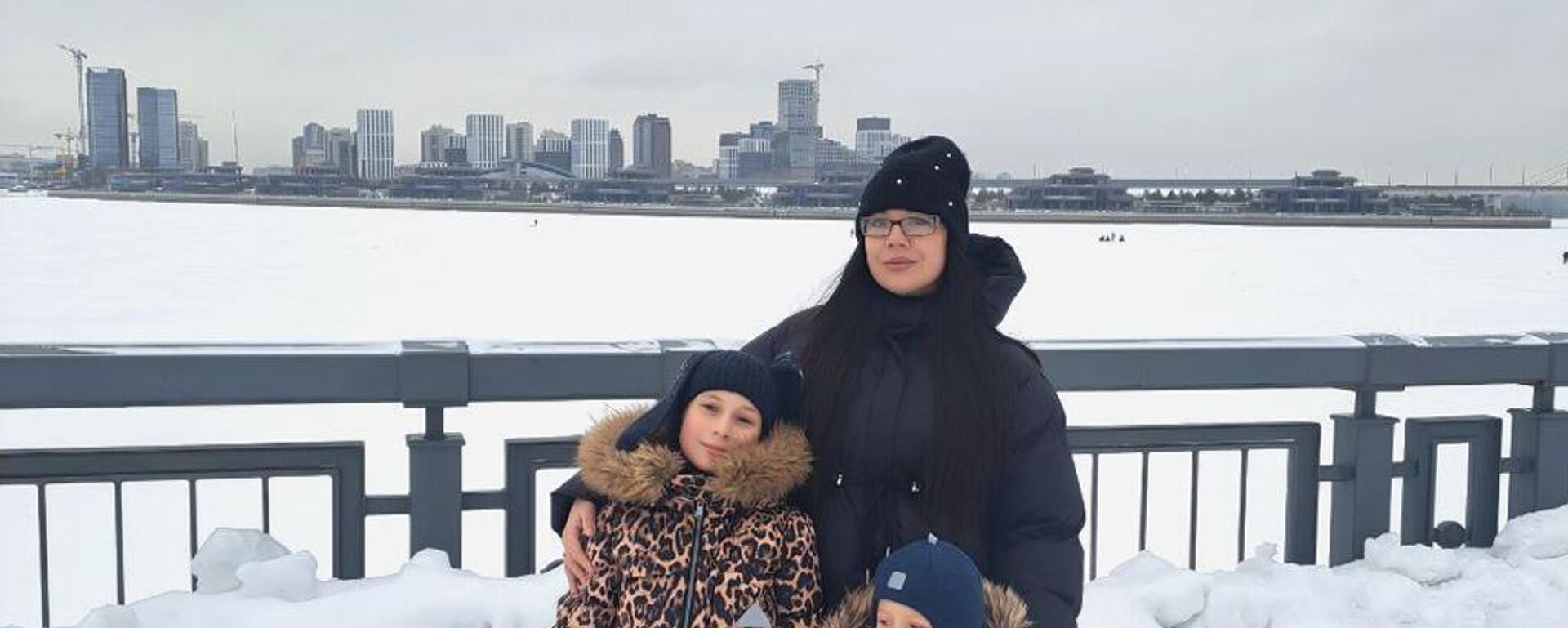 Алина Анна Гума с детьми - Sputnik Латвия, 1920, 22.01.2025