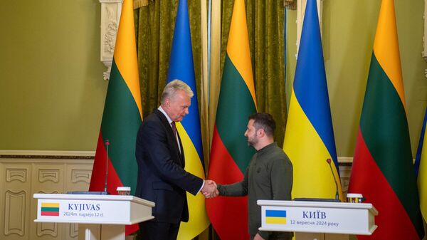 Президент Литвы Гитанас Науседа и президент Украины Владимир Зеленский  - Sputnik Латвия