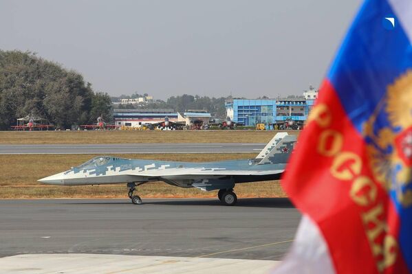 Российские и американские истребители впервые присоединятся к крупнейшему авиашоу Aero India 2025 в Нью-Дели. - Sputnik Латвия