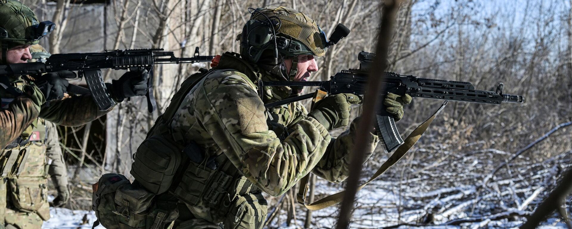 Военнослужащие ВС РФ на полигоне в зоне спецоперации - Sputnik Латвия, 1920, 17.02.2025