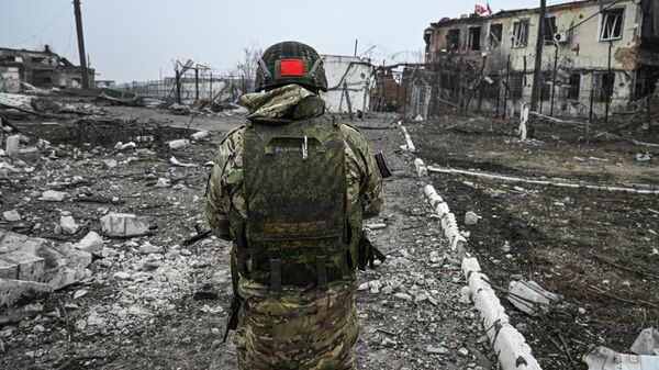 Российский военнослужащий в зоне СВО - Sputnik Латвия