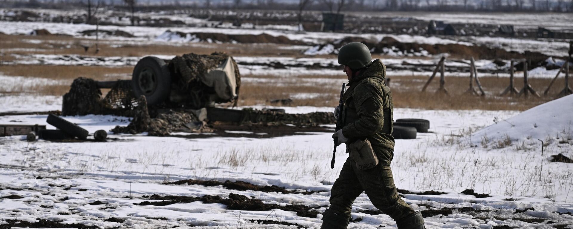 Военнослужащий ВС РФ в зоне спецоперации - Sputnik Латвия, 1920, 18.03.2025