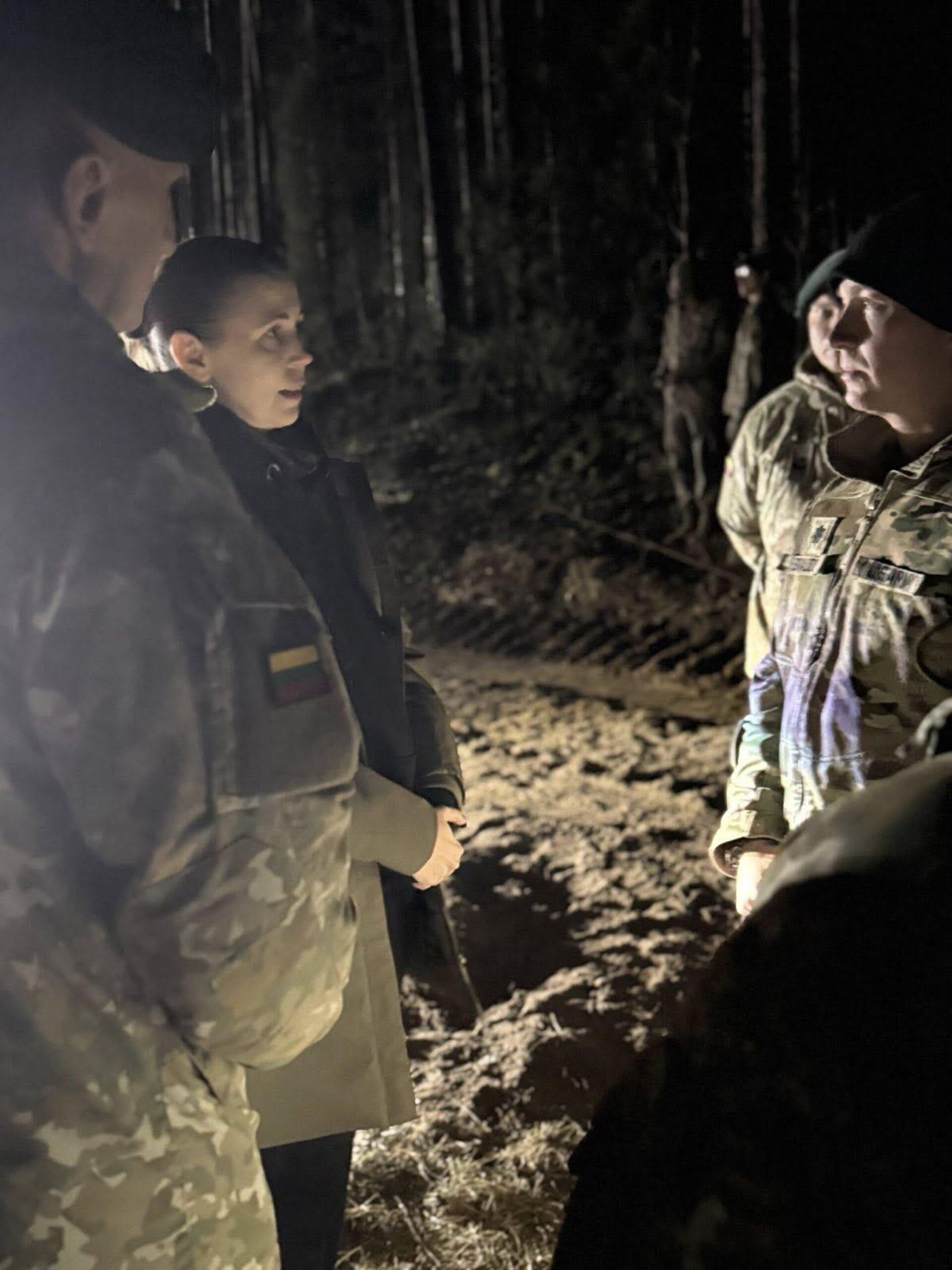 Фото с места происшествия с американскими военнослужащими во время учений в Литве Фото с места происшествия с американскими военнослужащими во время учений в Литве - Sputnik Латвия, 1920, 27.03.2025