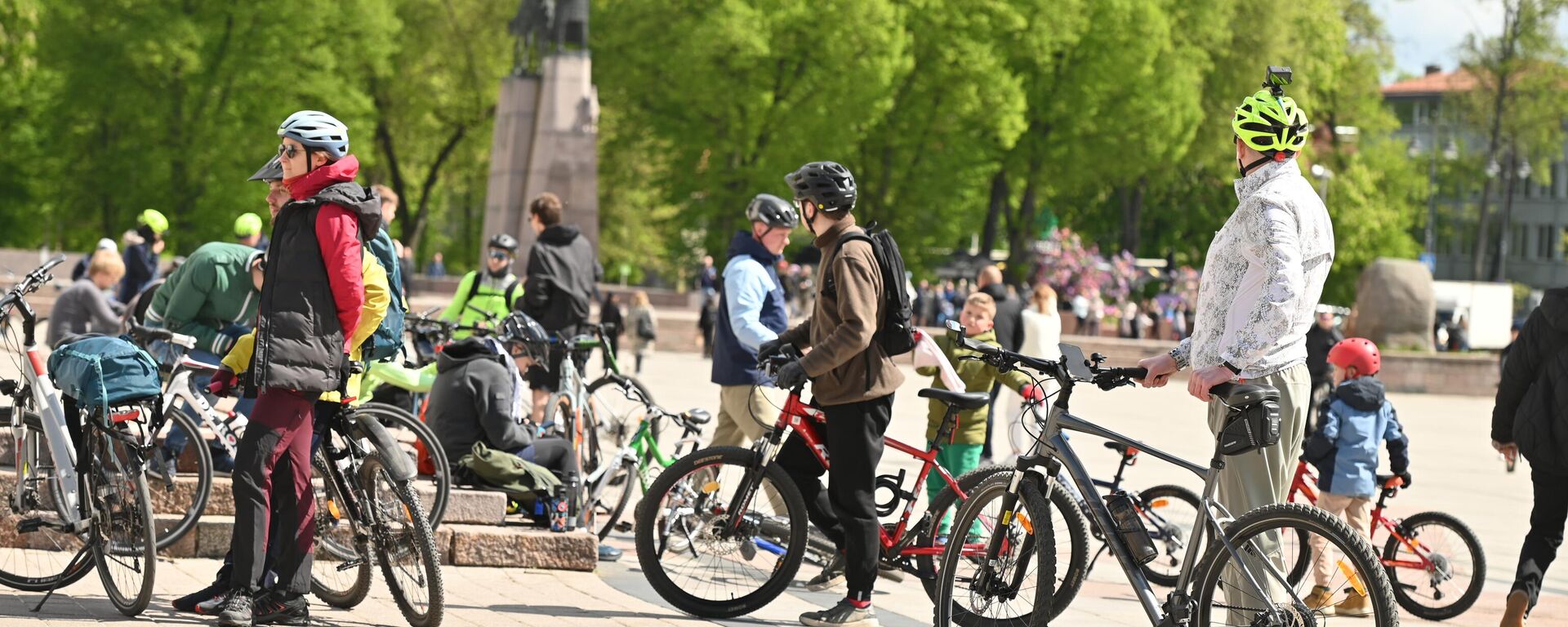 Открытие велосезона в Вильнюсе - Sputnik Латвия, 1920, 07.10.2025