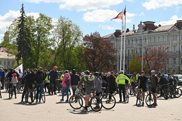 По словам организаторов, культура велоспорта в Вильнюсе меняется в лучшую сторону. - Sputnik Латвия