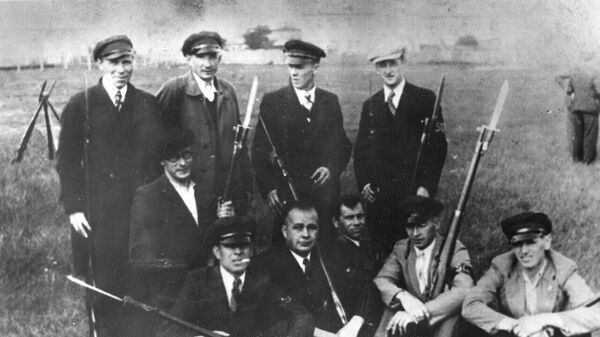 6-й батальон Рабочей гвардии, рабочие вагонного завода Вайрогс, 1940 г. - Sputnik Латвия
