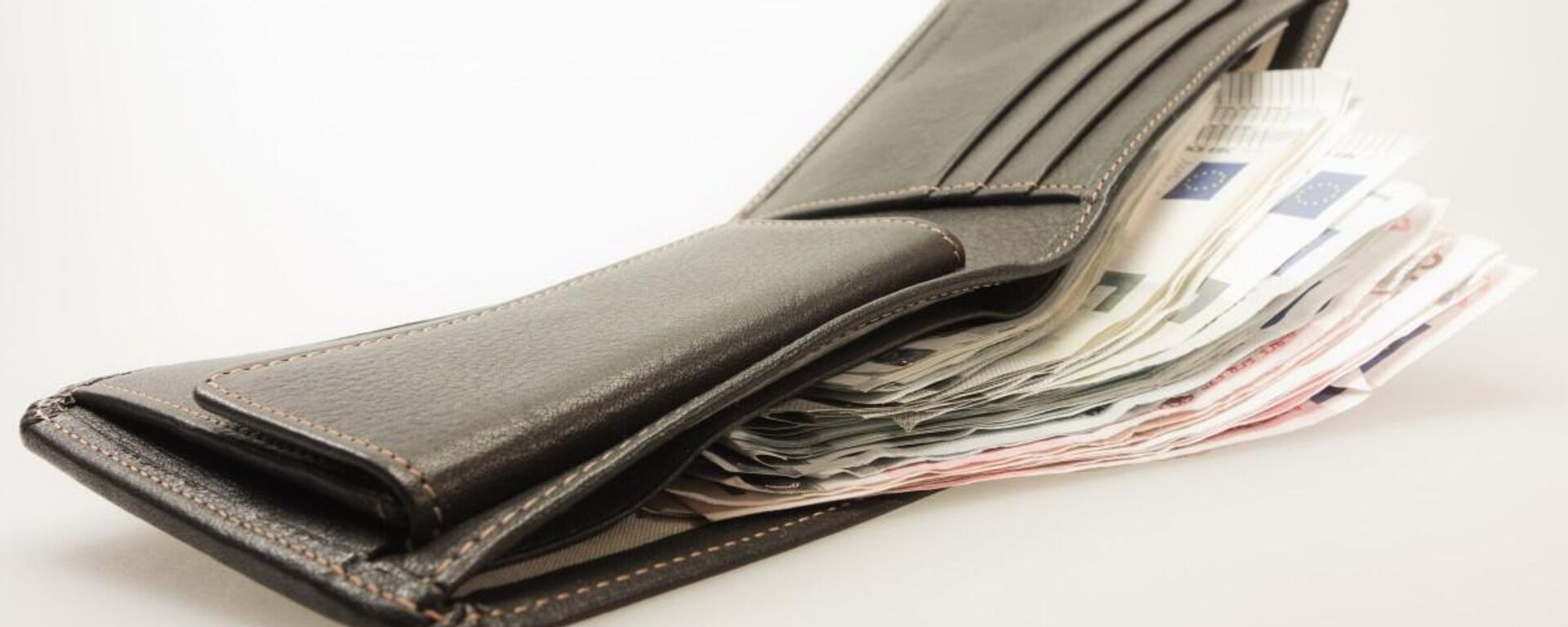 Бумажник  - Sputnik Латвия, 1920, 19.07.2025