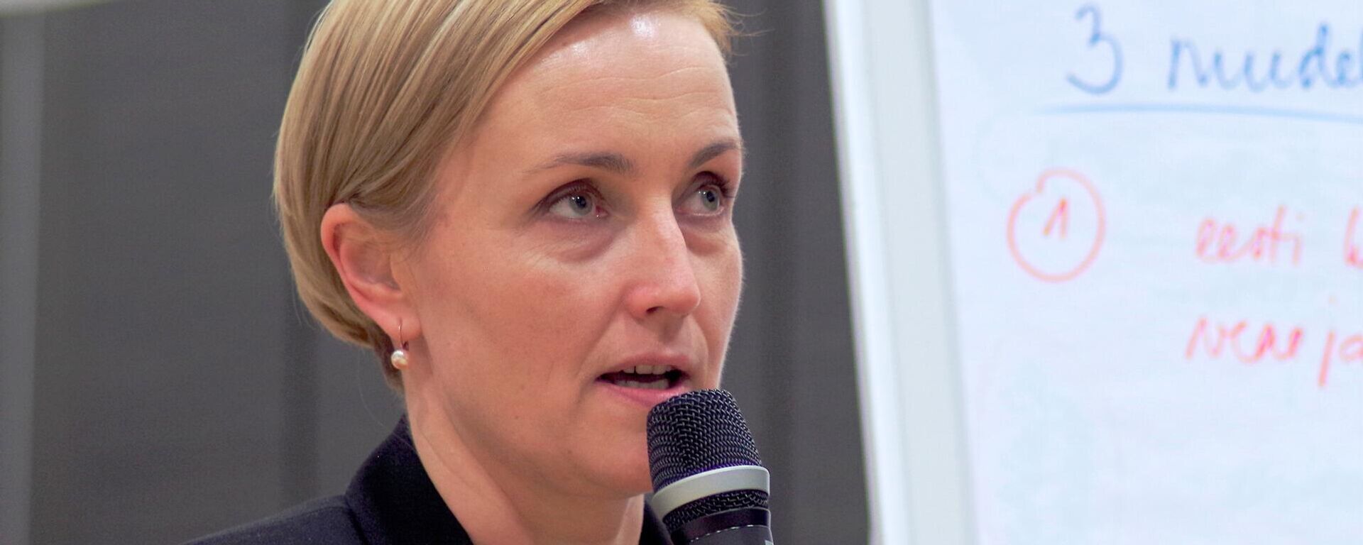 Директор Нарвского колледжа Тартуского университета Кристина Каллас - Sputnik Латвия, 1920, 17.01.2025