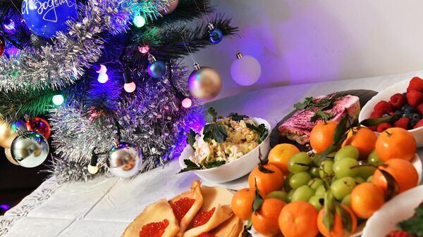 Новогодний стол - Sputnik Латвия