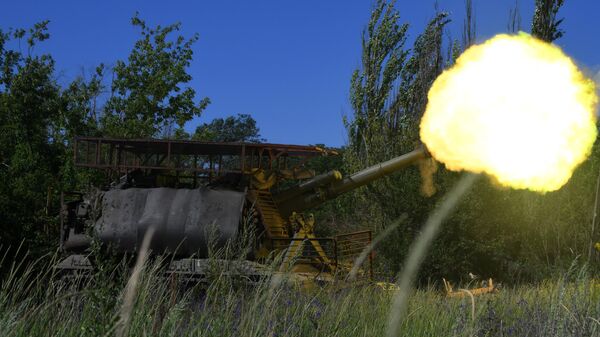 Боевая работа артиллеристов группировки войск Центр на Красноармейском направлении - Sputnik Латвия