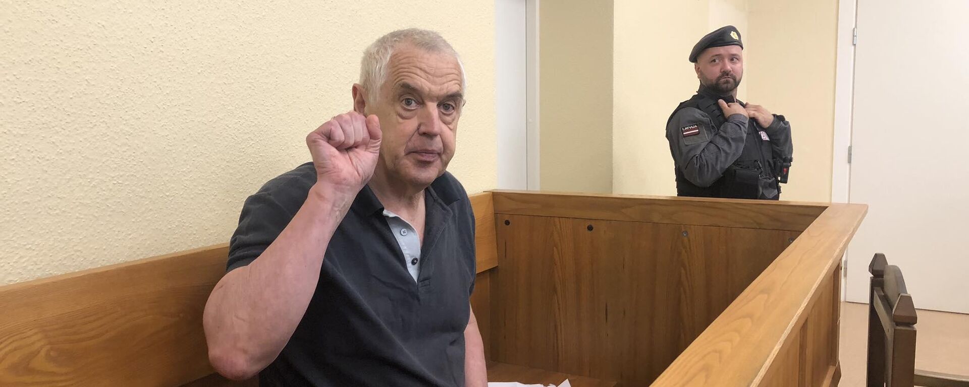 Александр Гапоненко в суде - Sputnik Латвия, 1920, 06.08.2025