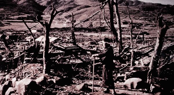 Разрушение Нагасаки, Япония, после взрыва атомной бомбы, 1945 год. - Sputnik Латвия