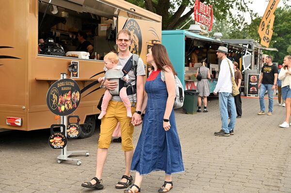 Вход на фестиваль бесплатный, его также можно посетить с детьми.  - Sputnik Латвия