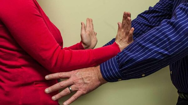 Домогательство - Sputnik Латвия