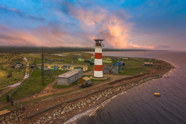 Снимок Кашкаранцевского маяка  фотографа Сергея Крылова, представленный на фотовыставке С высоты птичьего полета - Sputnik Латвия