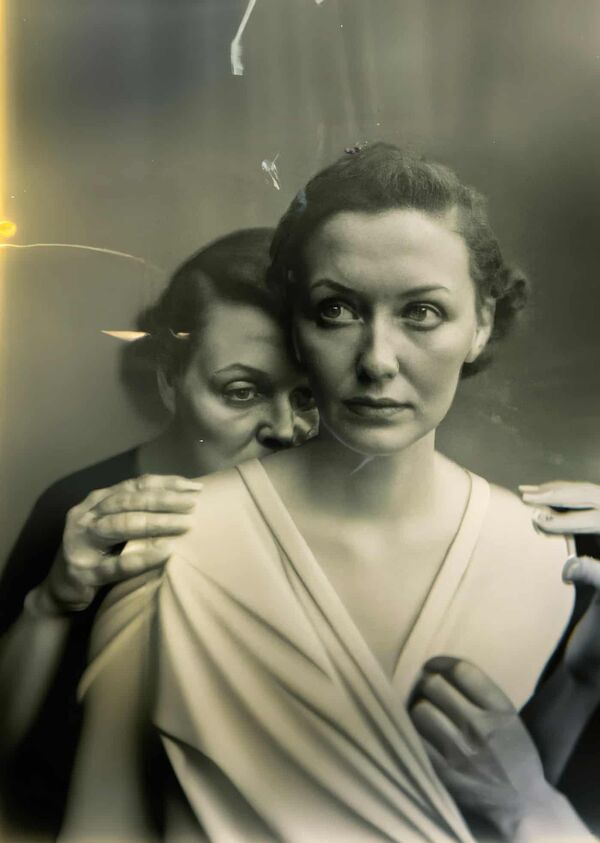 В 2022 году в престижном фотоконкурсе Sony World Photography Award впервые победила созданная с помощью нейросети фотография &quot;Псевдоамнезия: Электрик&quot; - Sputnik Латвия