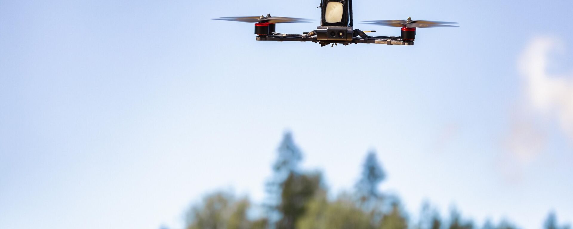 Испытания БПЛА на полигоне Селия с участием украинских специалистов  - Sputnik Латвия, 1920, 03.10.2025