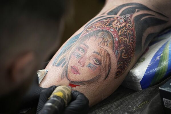 Татуировка с кокошником. - Sputnik Латвия