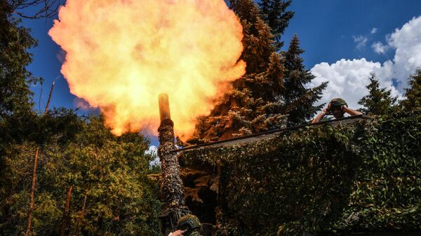 Боевая работа расчета миномета Тюльпан ВС РФ в зоне спецоперации - Sputnik Латвия