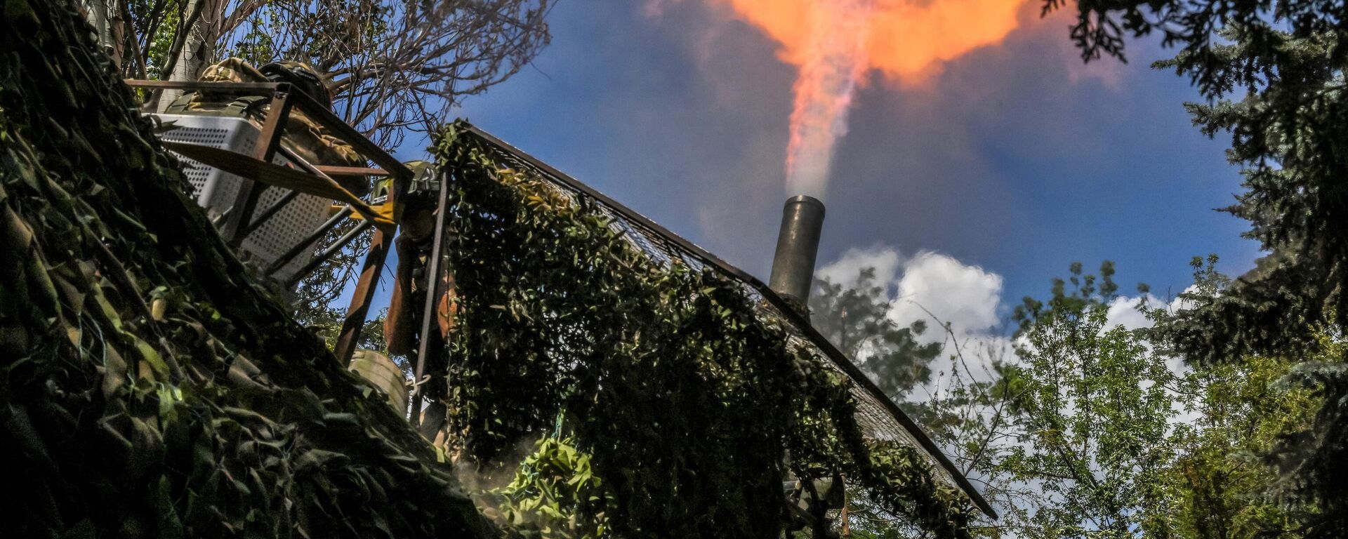 Боевая работа расчета миномета Тюльпан в зоне СВО Боевая работа расчета миномета Тюльпан в зоне СВО - Sputnik Латвия, 1920, 23.10.2025