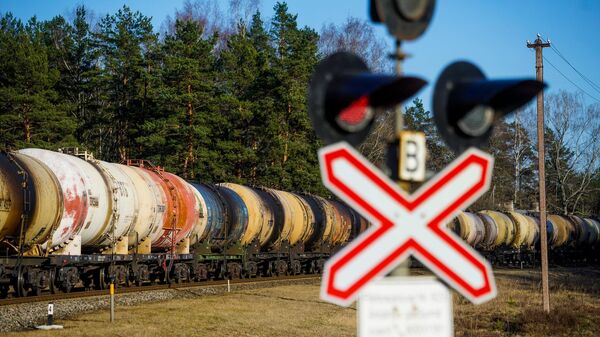 Латвия на голодной диете: российский транзит больше не кормит - Sputnik Латвия