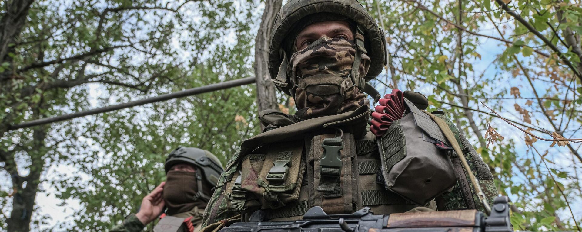 Военнослужащие ВС РФ в зоне спецоперации - Sputnik Латвия, 1920, 01.10.2025