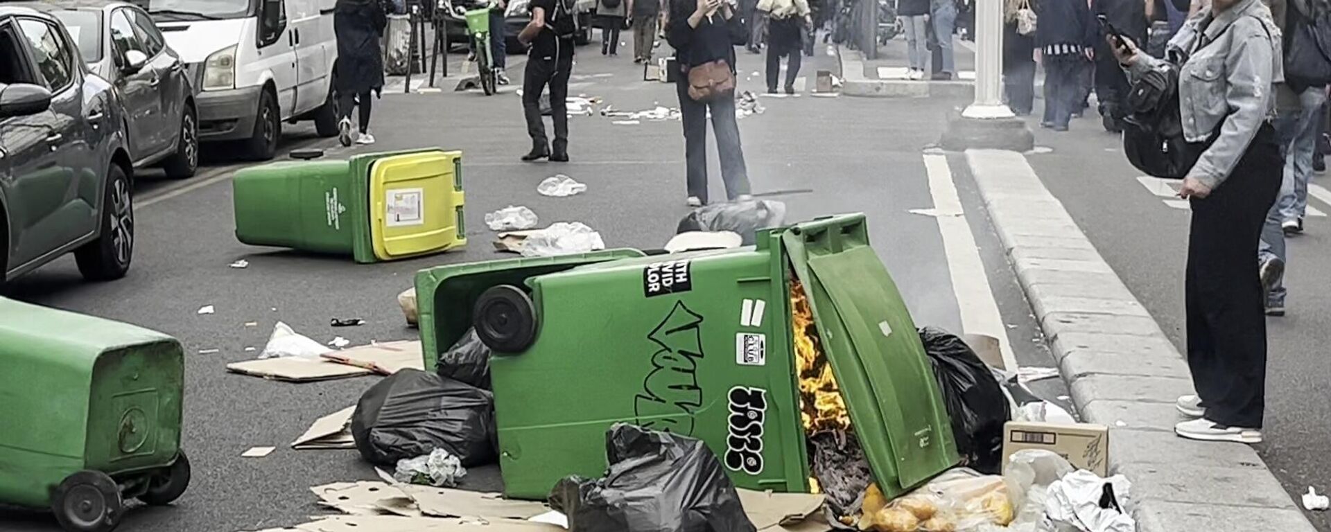 Протесты в Париже - Sputnik Латвия, 1920, 11.09.2025