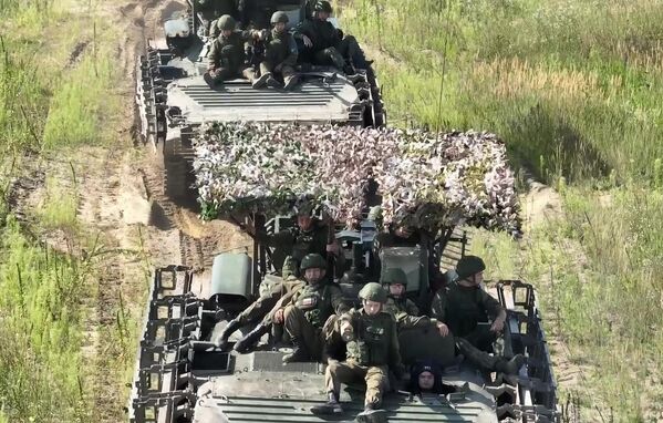 Военнослужащие, участвующие в учениях России и Беларуси &quot;Запад-2025&quot; - Sputnik Латвия
