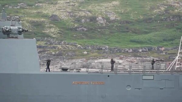 Военнослужащие на борту фрегата Северного флота &quot;Адмирал Головко&quot;  - Sputnik Латвия