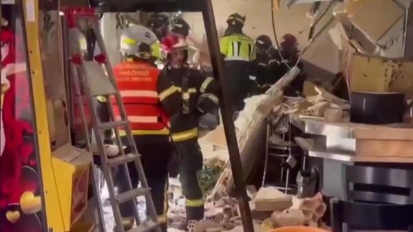 Кадры с места взрыва в баре в испанском Мадриде. - Sputnik Латвия