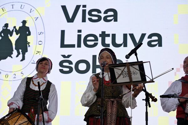 Организатор проекта &quot;Вся Литва танцует&quot; — Литовский национальный культурный центр. - Sputnik Латвия