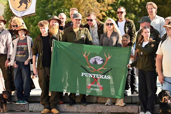 В воскресенье, 21 сентября, в Вильнюсе, в долине Швянтарагис, недалеко от Дворца правителей, прошел Фестиваль охотников. - Sputnik Латвия