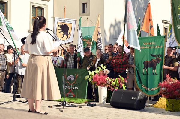 Для посетителей праздника были подготовлены образовательные мероприятия, посвященные лесам, дикой природе и традиционной охоте, а также развлечения для детей и взрослых, концерты живой музыки и пиршества. - Sputnik Латвия