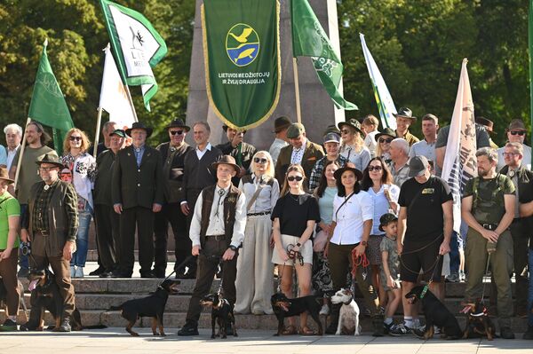 Новый спикер Сейма Юозас Олекас также присутствовал на фестивале как представитель Союза охотников и рыболовов Литвы. - Sputnik Латвия