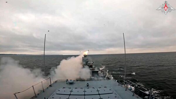 Учение по отражению атаки средств воздушного нападения условного противника в Балтийском море - Sputnik Латвия