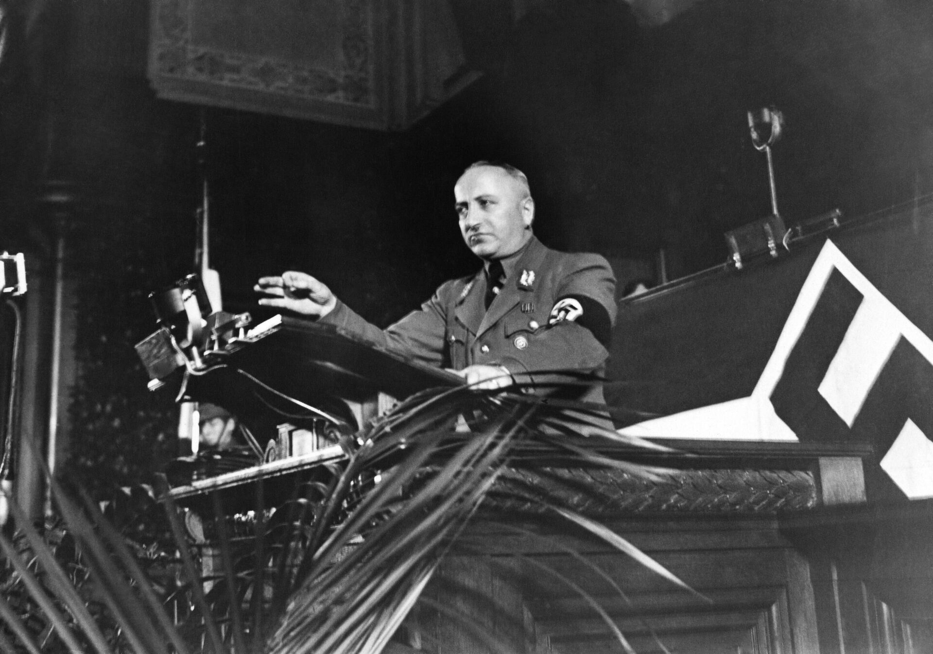 Обергруппенфюрер SA, руководитель Германского трудового фронта Роберт Лей - Sputnik Латвия, 1920, 06.10.2025