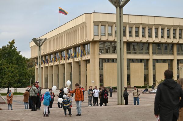 Организаторы отметили, что возможность прерывания беременности по желанию женщины всегда существовала в Литве. Однако, хотя государство и мирилось с абортами как с неизбежным злом, оно никогда не поощряло их финансово, подчеркнули участники марша. - Sputnik Латвия