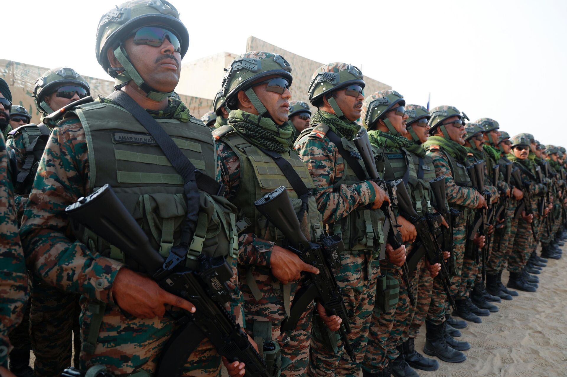 Военнослужащие на торжественном открытии российско-индийских учений Индра-2025 - Sputnik Латвия, 1920, 09.10.2025