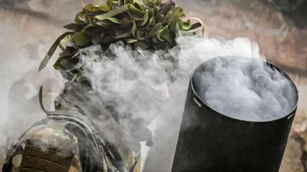 Боевая работа расчета пушки 2С5 Гиацинт-С группировки войск Центр в зоне СВО - Sputnik Латвия