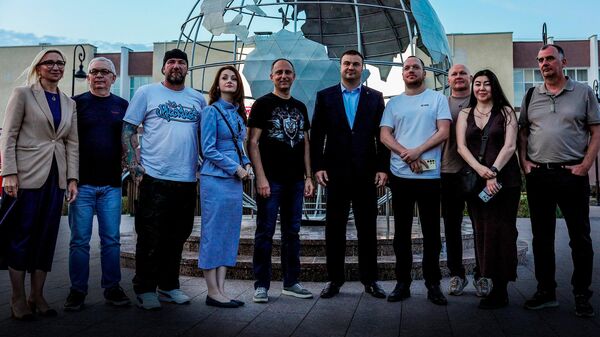 Губернатор Омской области Виталий Хоценко: Мы рады всем переселенцам - Sputnik Латвия